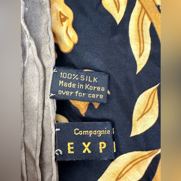 80s Express Silk Scarf Royal Lions Crest Hand Rolled 34” Square Baroque - Picture 4 of 5